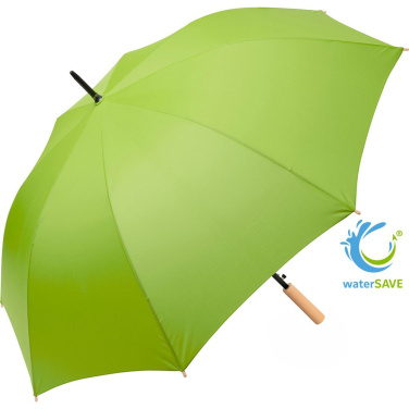 FARE ÖkoBrella automaatne golfivihmavari taaskasutatud PET-kattega ja puidust käepidemega logoga, laimiroheline (waterSAVE®) – tootefoto