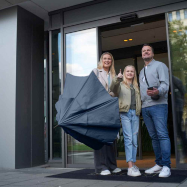FARE® Doubleface XL Vent kahevärviline ventilatsiooniga golfivihmavari logoga, tumesinine (waterSAVE®) / must – detailvaade 6