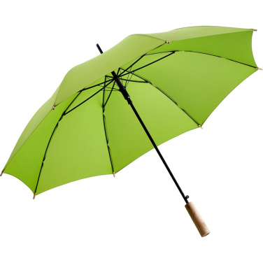 FARE ÖkoBrella automaatne vihmavari taaskasutatud PET-kattega ja puidust käepidemega logoga, laimiroheline (waterSAVE®) – detailvaade 2