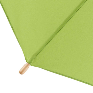 FARE ÖkoBrella automaatne vihmavari taaskasutatud PET-kattega ja puidust käepidemega logoga, laimiroheline (waterSAVE®) – detailvaade 4