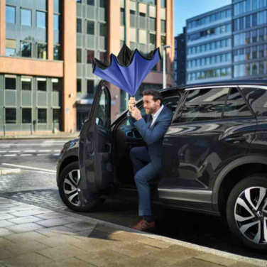 FARE® Contrary tagurpidi avanev vihmavari logoga, must / eurosinine – detailvaade 2